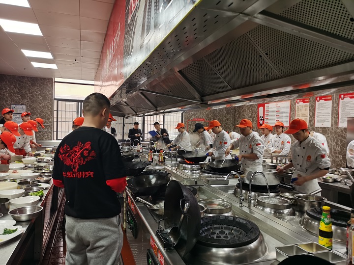 長沙新東方烹飪學(xué)校中餐專場(chǎng)招聘會(huì)盛啟